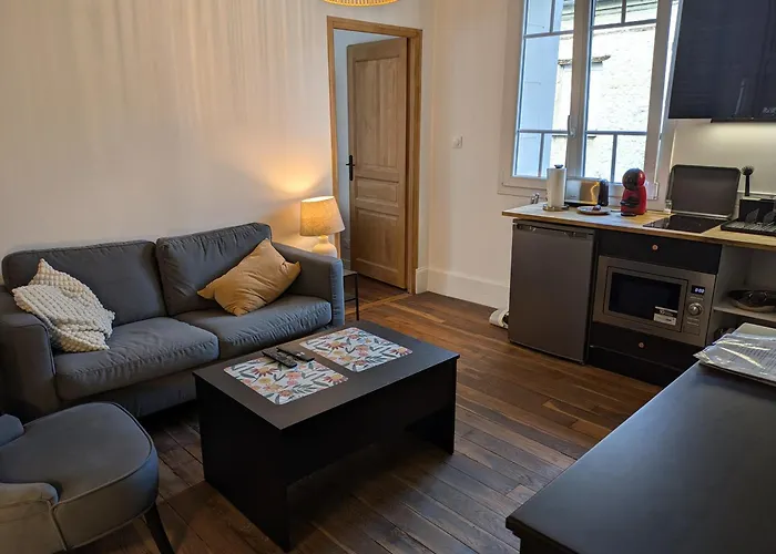 2 Pieces Neuf Centre Ville, Magny Compiegne