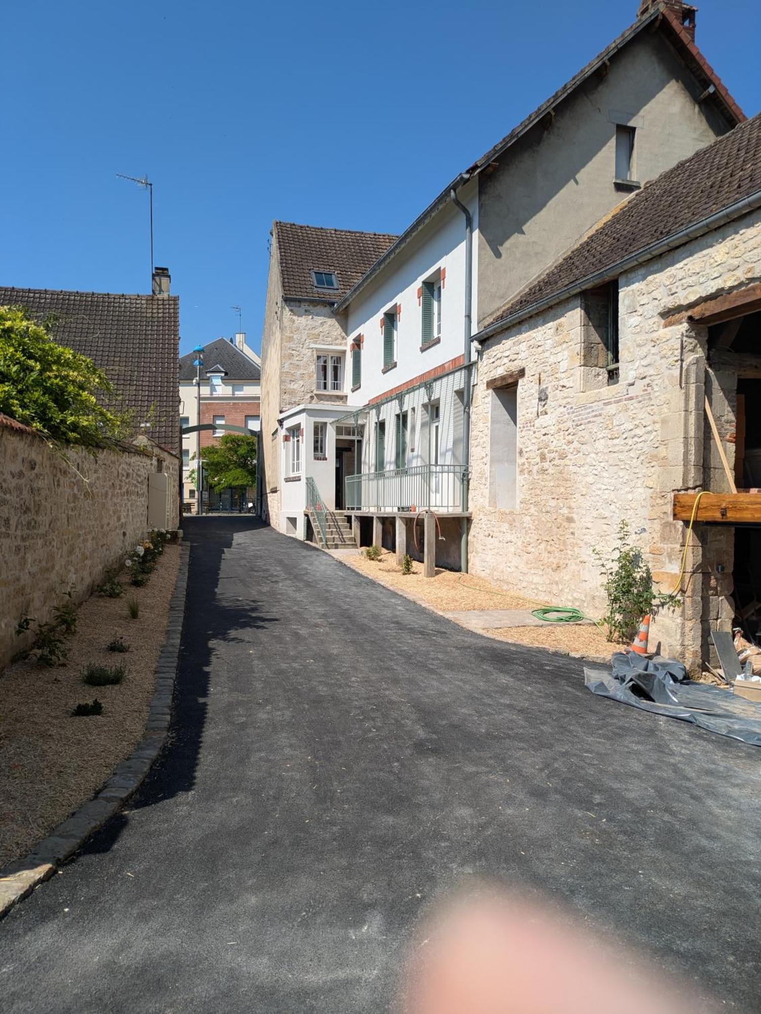 2 Pieces Neuf Centre Ville, Magny Compiegne Apartment