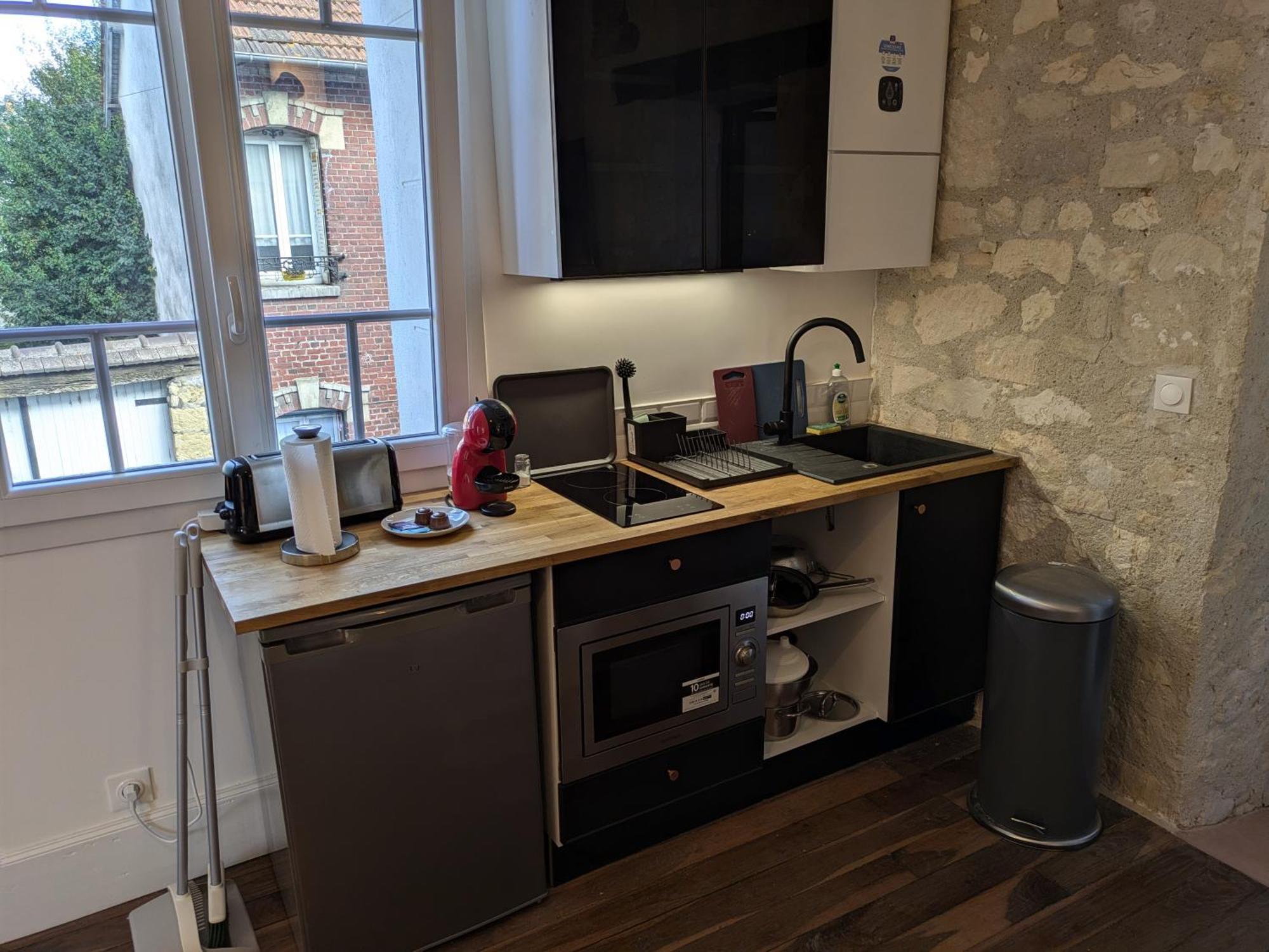 2 Pieces Neuf Centre Ville, Magny Compiegne *